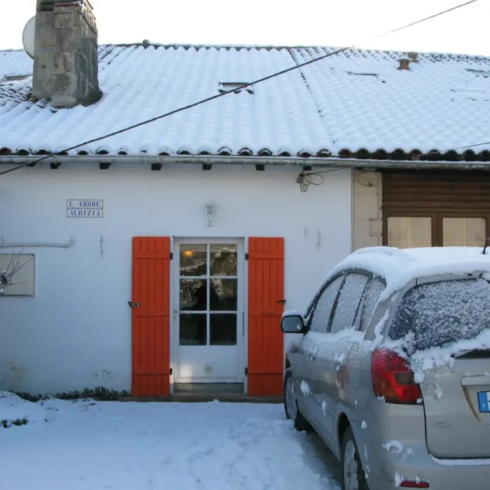 “Siege” and “Neige” – Only a Letter Apart