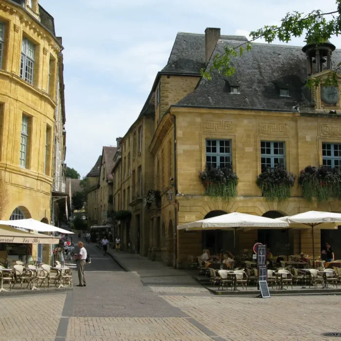 Jan Visit II – Scorching in Sarlat & lots more Socialising